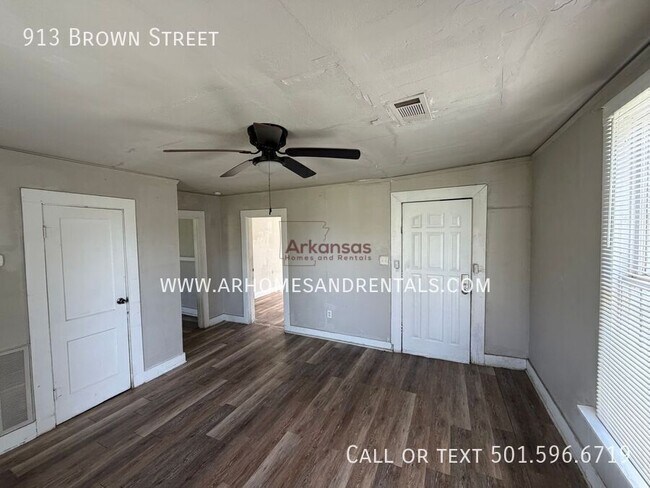 Foto del edificio - 913 S Brown St
