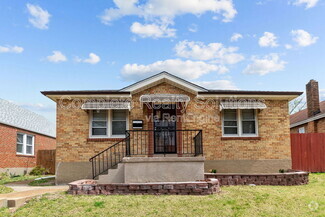 Building Photo - 4244 Giles Ave