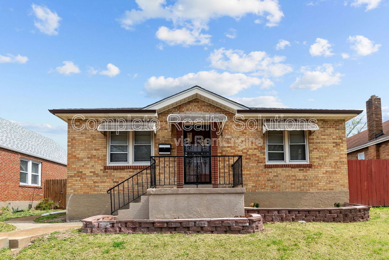 Primary Photo - 4244 Giles Ave