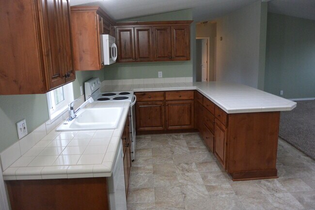 Building Photo - Spacious Battle Ground Manufactured Home f...