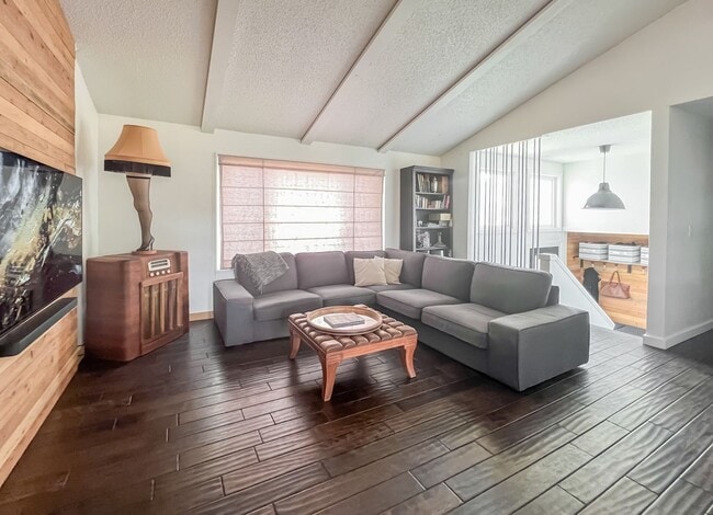 Foto del edificio - Remodeled 3-Bedroom Single Family Home wit...