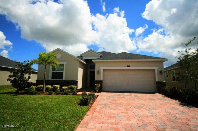 Building Photo - 5864 Trieda Dr