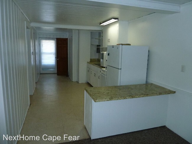 Building Photo - 1606 E Beach Dr