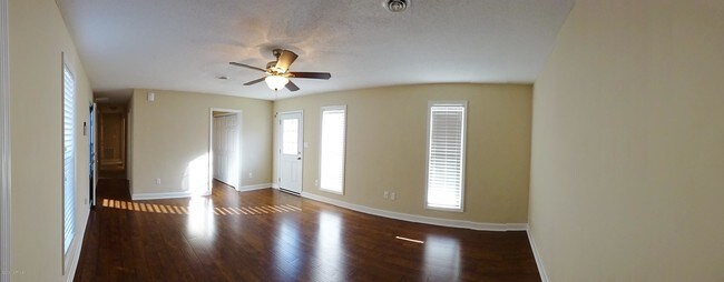 Building Photo - 222 Lakewood Dr