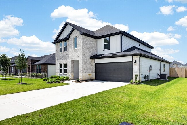 Building Photo - 31131 Royal Acrs Ct
