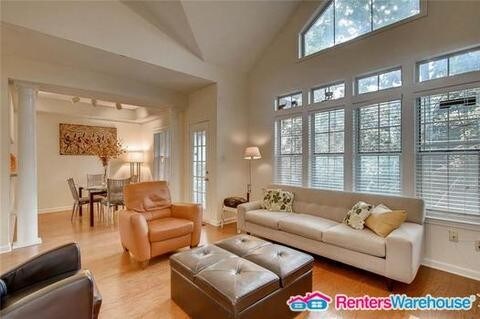 Foto del edificio - 240 Renaissance Pkwy NE