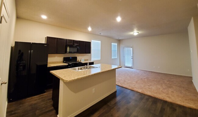 Building Photo - 3bed 2 bath Energy Efficient Home!
