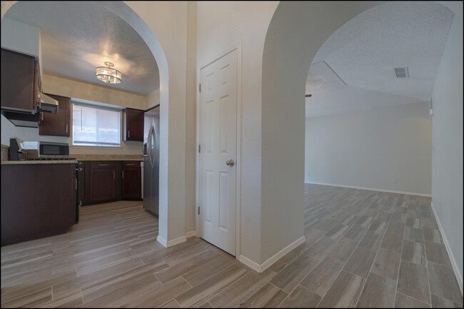 Building Photo - 649 Hempstead Dr