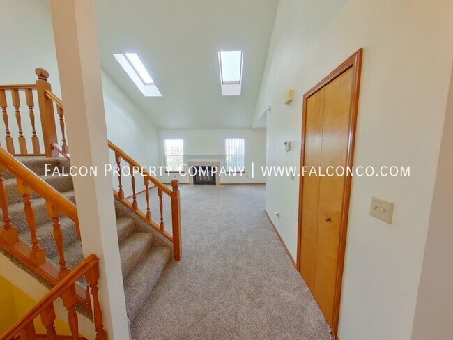 Foto del edificio - 2526 Elite Terrace