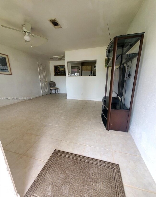 Foto del edificio - 6851 Farragut St