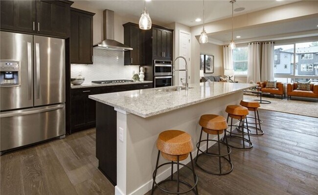 Foto del edificio - Modern New Fully Air Conditioned 3 bedroom...