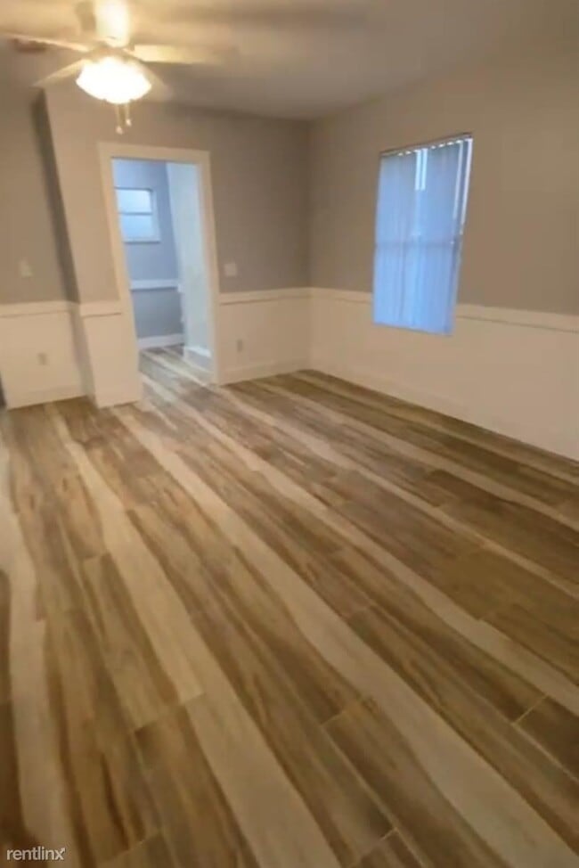 Building Photo - 4 br, 3 bath House - 1401 NW 3rd Way