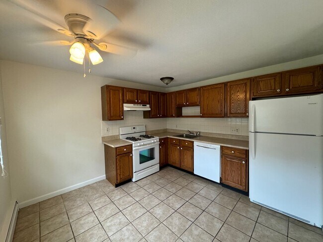 Foto del edificio - Bright and Spacious Corner Unit in North A...
