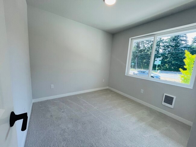 Building Photo - 14536 Westminster Way N