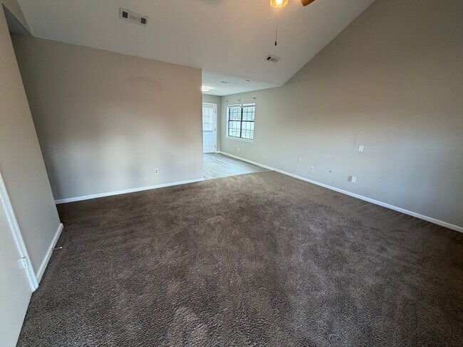 Foto del edificio - Ridgewood Subdivision Gem: 3-Bedroom Home with Fenced Yard.