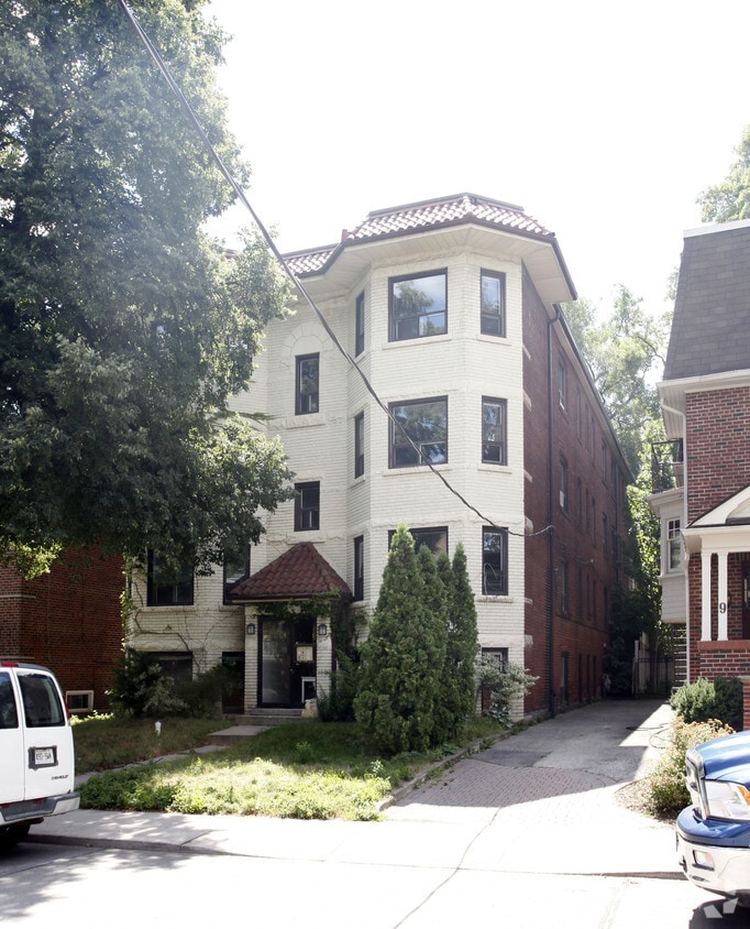 Primary Photo - 7 Walmsley Blvd