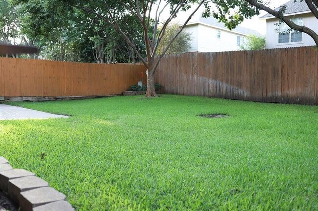 Foto del edificio - 2369 Red Maple Rd