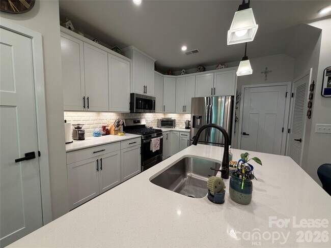 Foto del edificio - 163 Beacon Dr