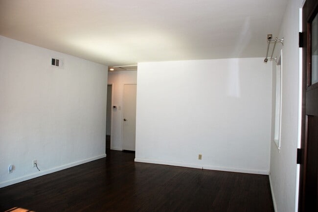 Building Photo - 52 Tamalpais Ave
