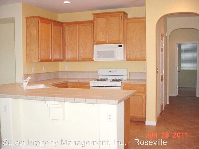 Building Photo - 3 br, 2 bath House - 171 Dacia Court