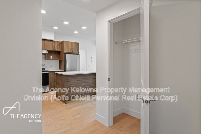 Building Photo - 1036 Coronation Ave