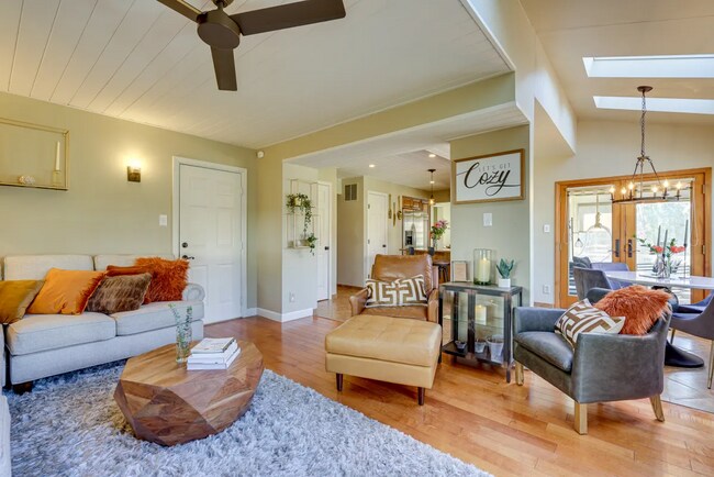 sala de estar - 151 Rambling Rd