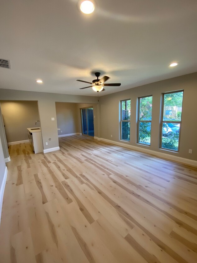 Photo - 5826 Sandhurst Ln (Dallas, TX)