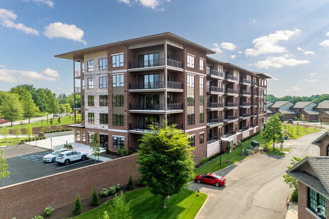 Lakewood Harbour Apartments - The Landing at Lakewood Harbour