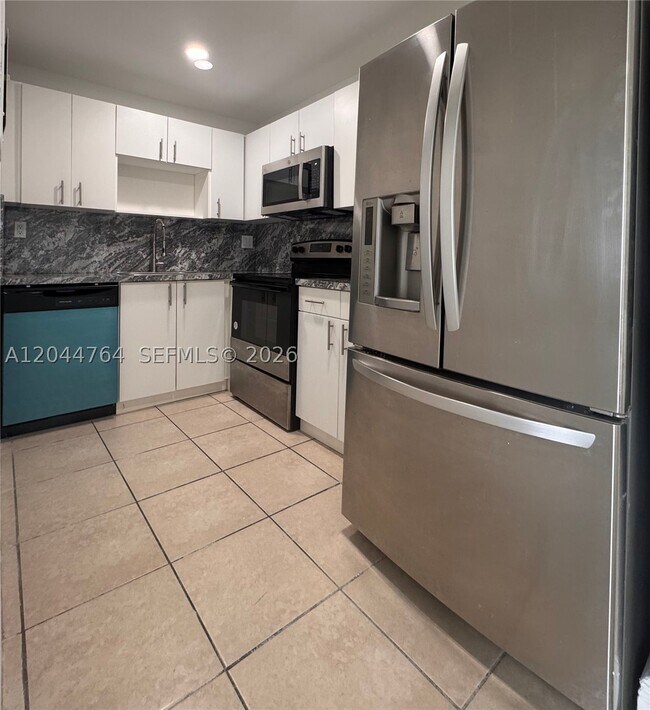 Foto del edificio - 1820 W 53rd St