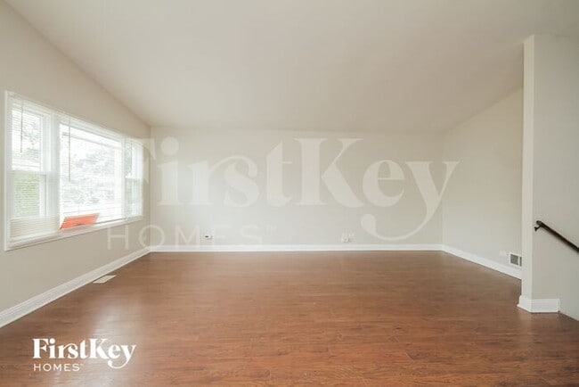 Building Photo - 1409 Chestnut Dr