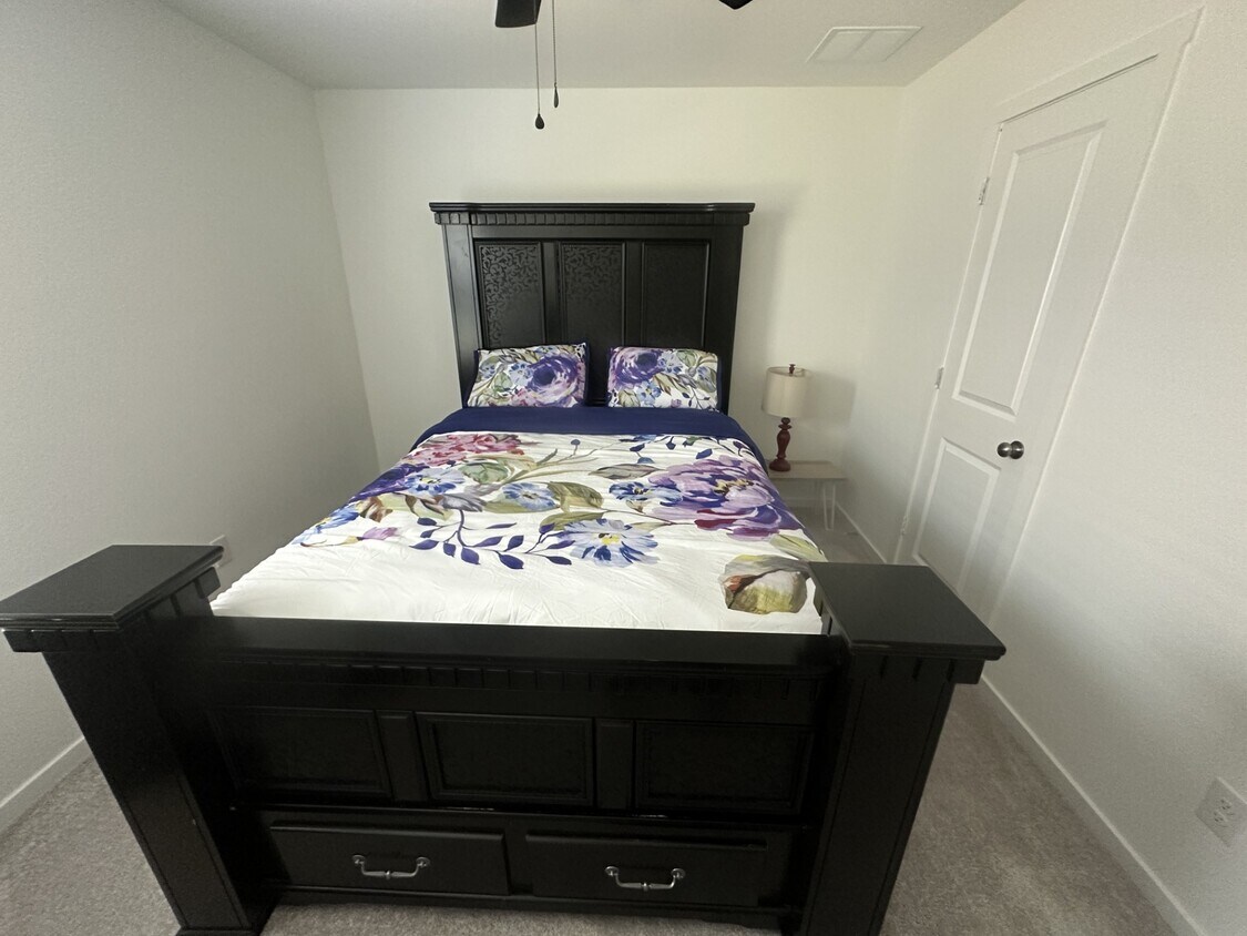 Foto principal - 905 Shady Oaks Dr