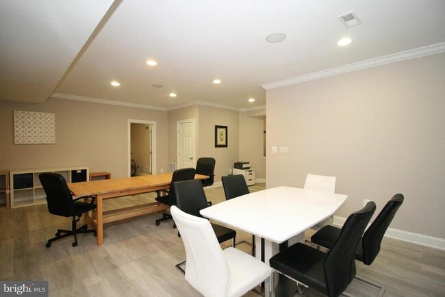 Building Photo - 102 Bullard Cir