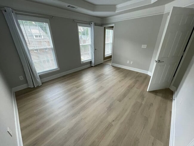 Building Photo - 2253 Limehurst Dr NE