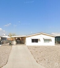 Building Photo - 847 Roadrunner Dr