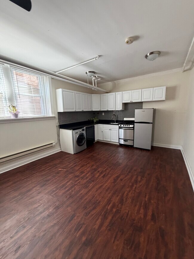 Foto del edificio - 2127 N Dayton St