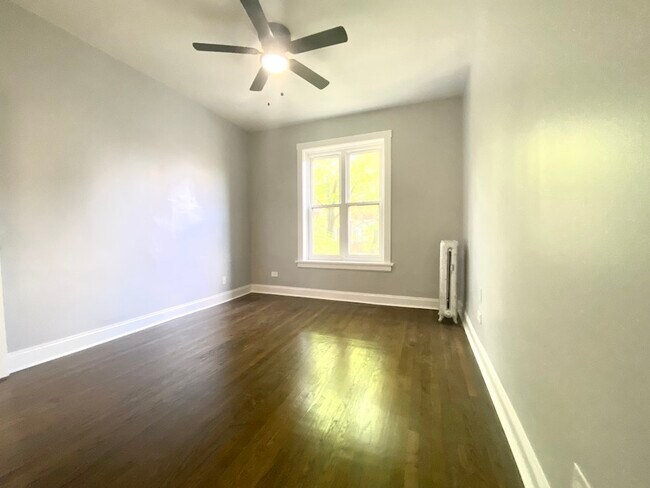 Foto del edificio - 1253 W Rosemont Ave