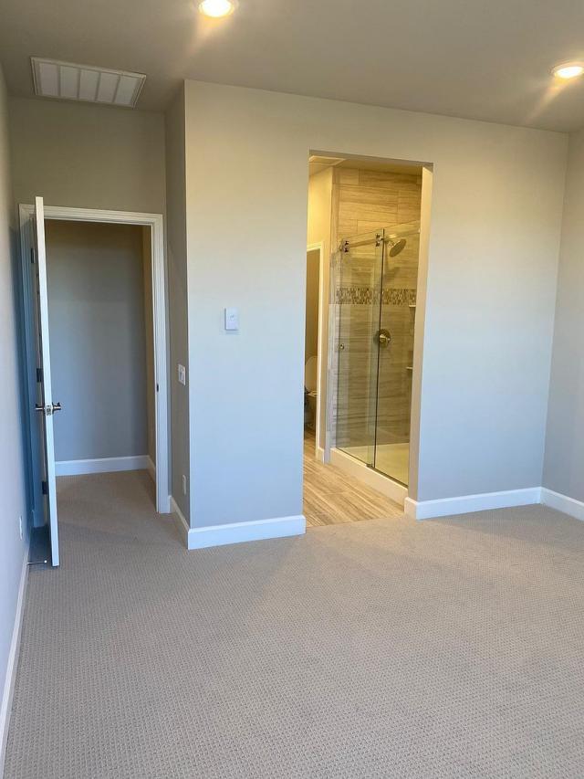 Foto del edificio - 4 bedroom in Huntington Beach CA 92648