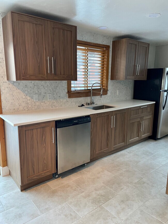 Foto del edificio - 415 Aspen Dr