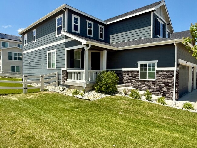 Foto del edificio - Spacious 5-Bedroom home with beautiful Views in Castle Rock for Rent