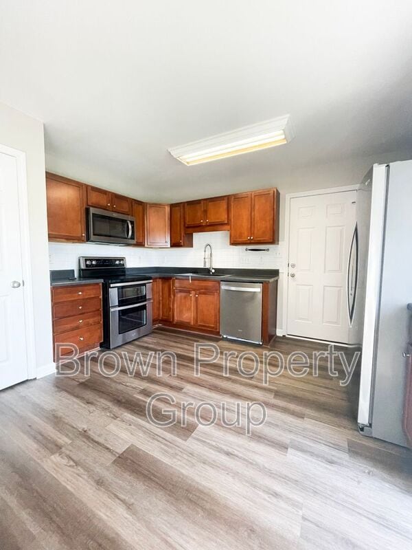 Foto del edificio - 370 Fairfield Cir