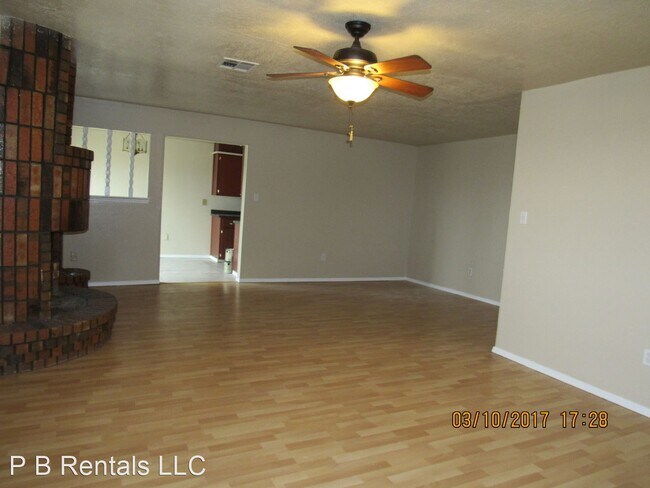 Building Photo - 3 br, 2 bath House - 1705 SE Jarman Ave