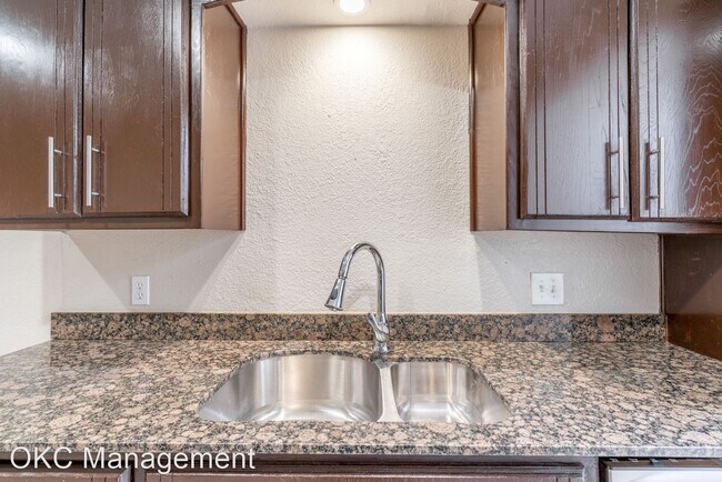 Foto del edificio - 2 br, 1.5 bath House - 7131 NW 16th St