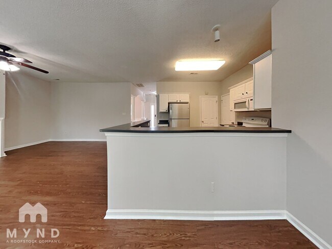 Foto del edificio - 6027 Briggs Dr