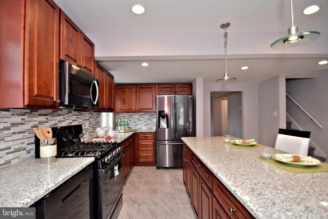Foto del edificio - 2749 Woodland Ave