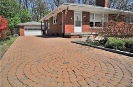 Foto del edificio - 1427 Woodland Dr