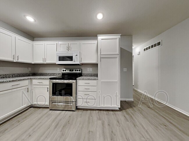 Foto del edificio - 408 NW Woodbury Dr