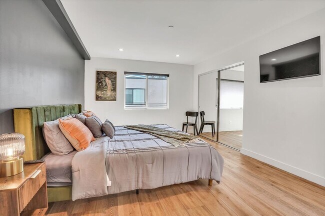 Foto del edificio - 14541 Weddington St