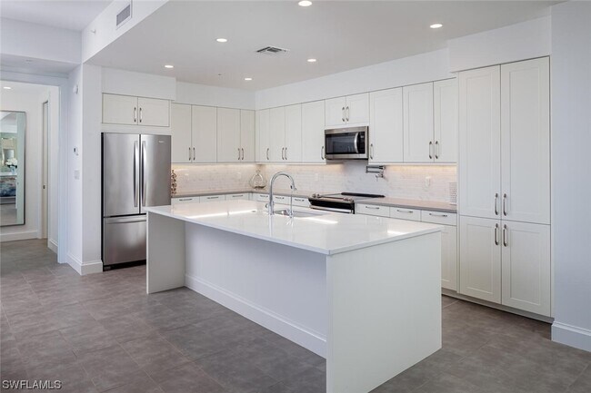 Foto del edificio - 1111 Central Ave