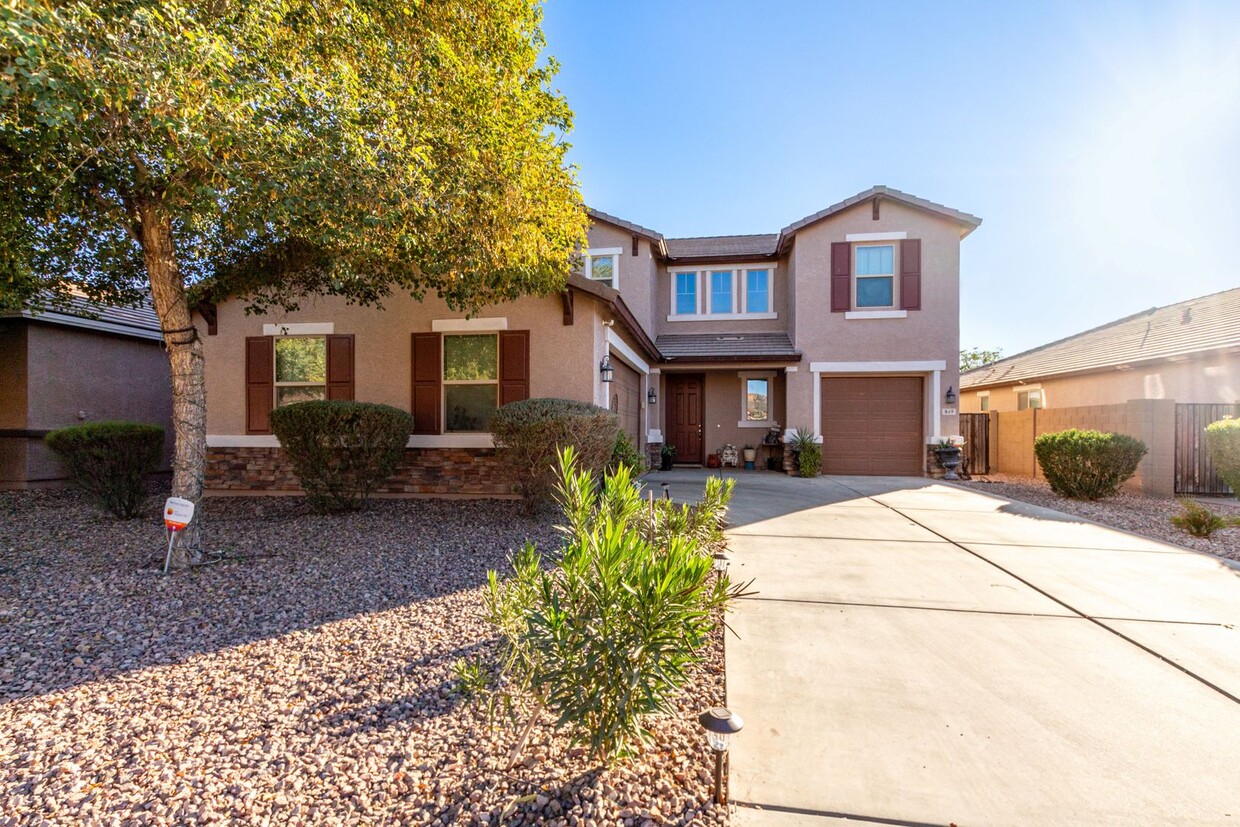 Foto principal - Gorgeous Home in San Tan Valley with Priva...