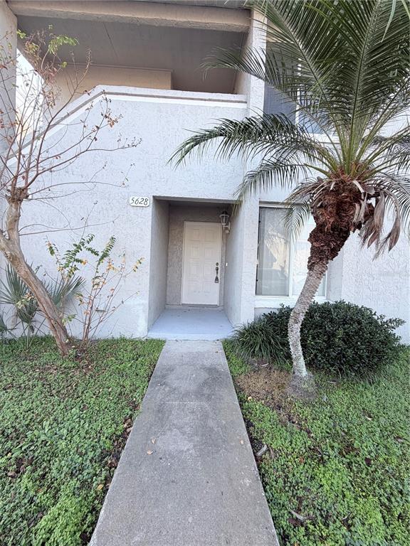 Foto del edificio - 5628 Blue Shadows Ct